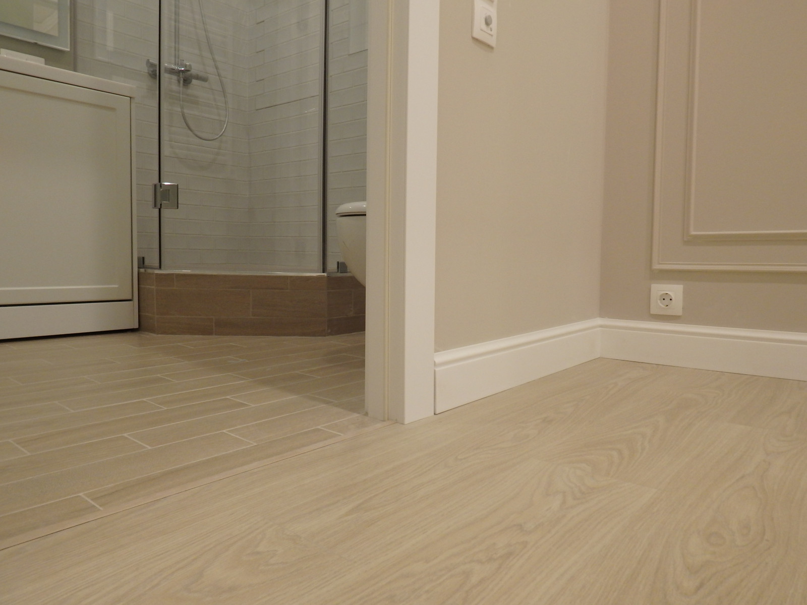 Счастье на Мичуринском - отделка санузла с душевой кабиной в новостройке