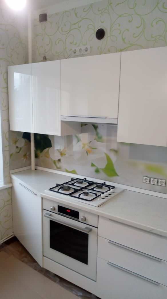 Кухня акриловая с газовым котлом