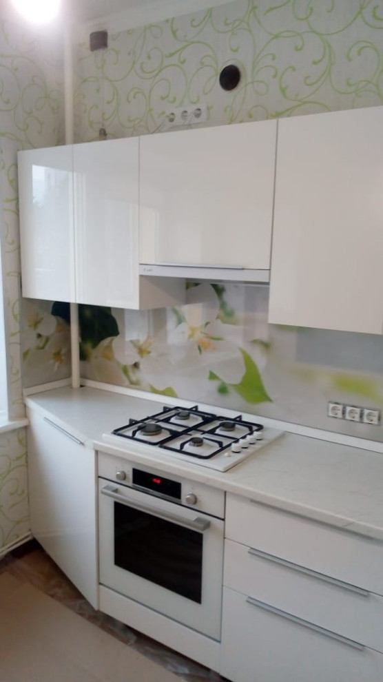 Кухня акриловая с газовым котлом