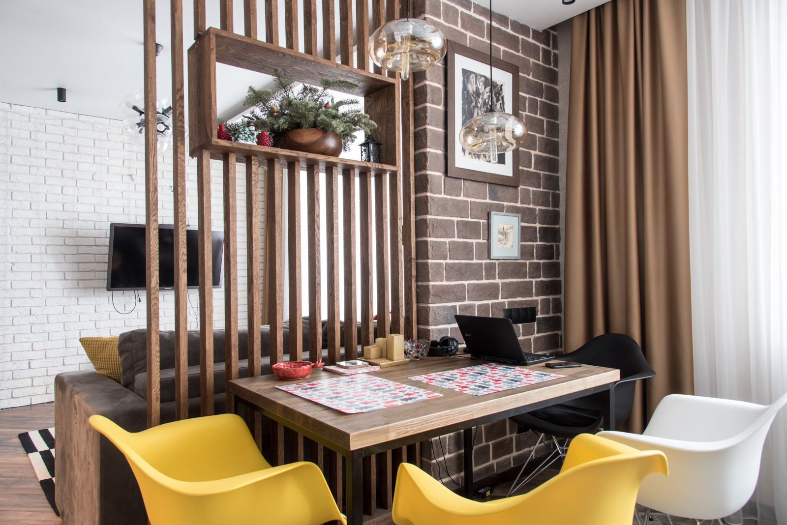 Дизайн интерьера гостиной-кухни для квартиры по пер.Пушкарский