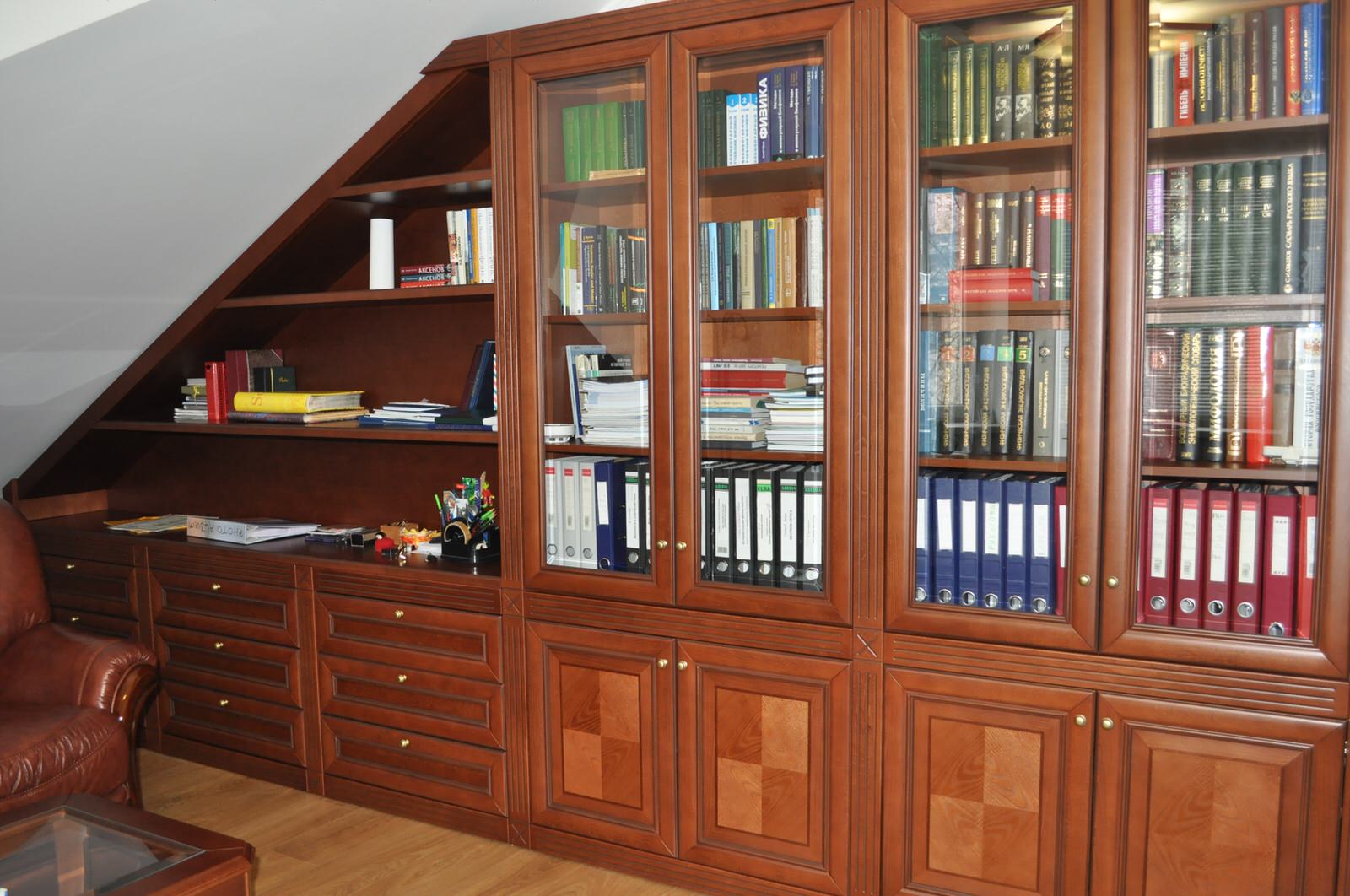 Обустройство мансарды под рабочий кабинет