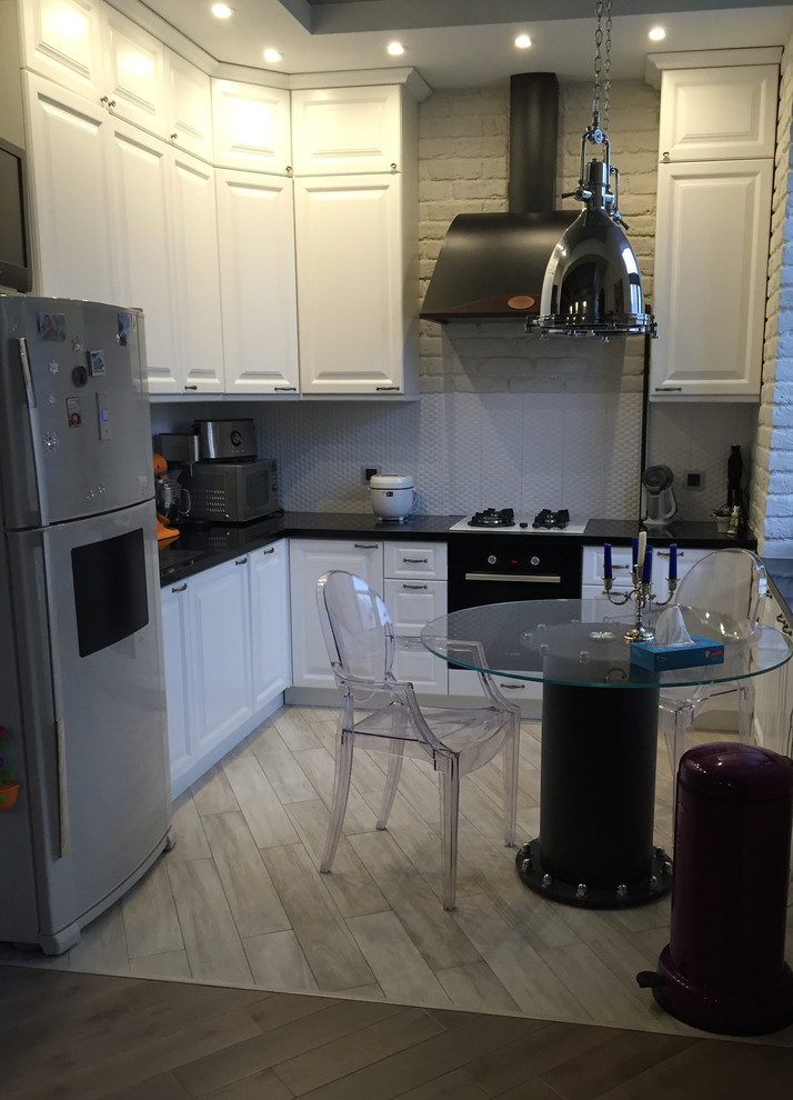 Небольшая белая кухня на метро Сокол