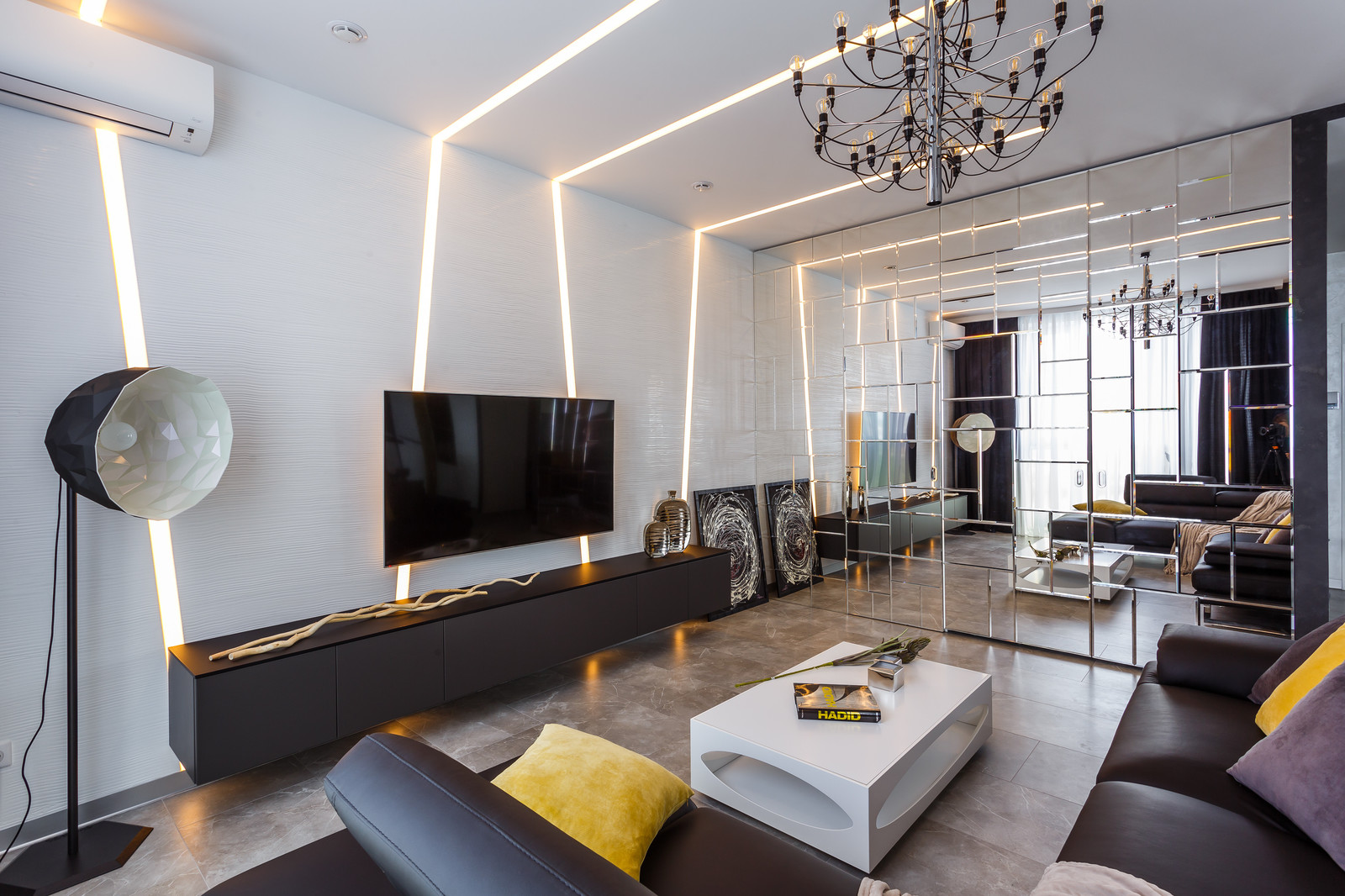 Фото гостиной реализованного проекта квартиры ЖК "Адмирал".