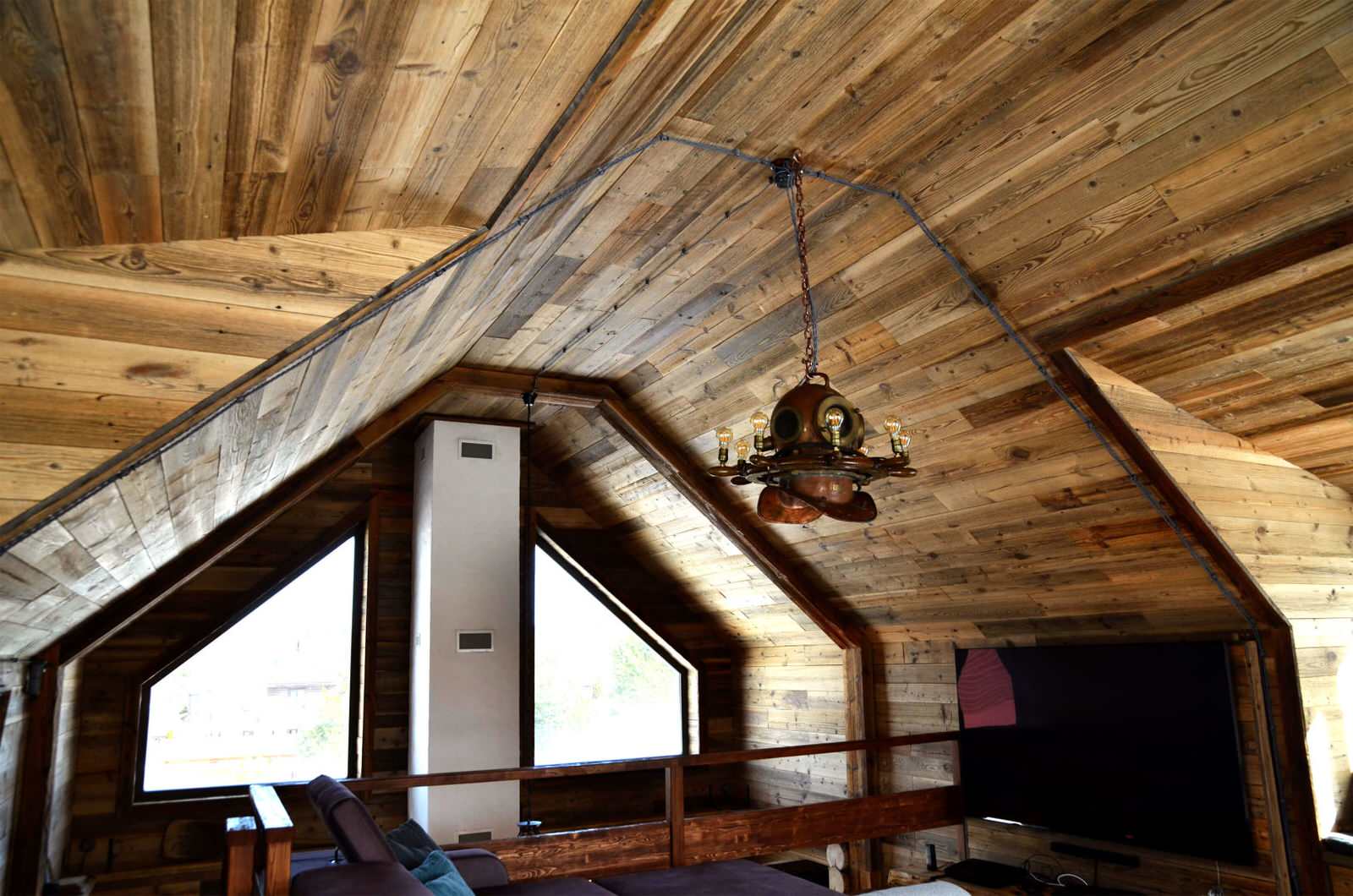 Обложка проекта: ВНУТРЕНЯЯ ОТДЕЛКА ДОМА В СТИЛЕ ШАЛЕ