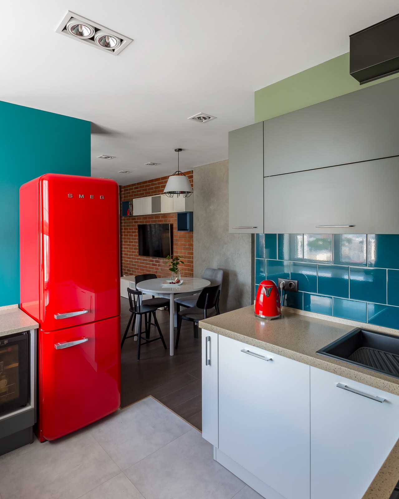 Интерьер в стиле "Яркий лофт"