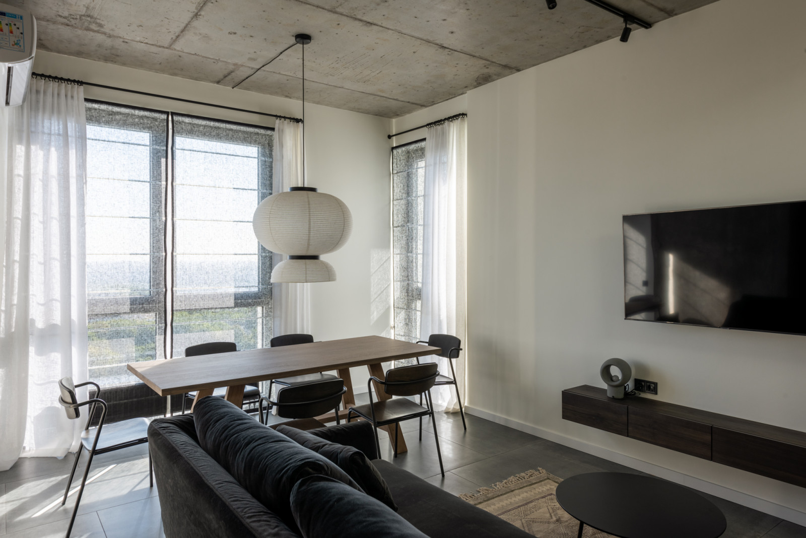 Монохромные апартаменты