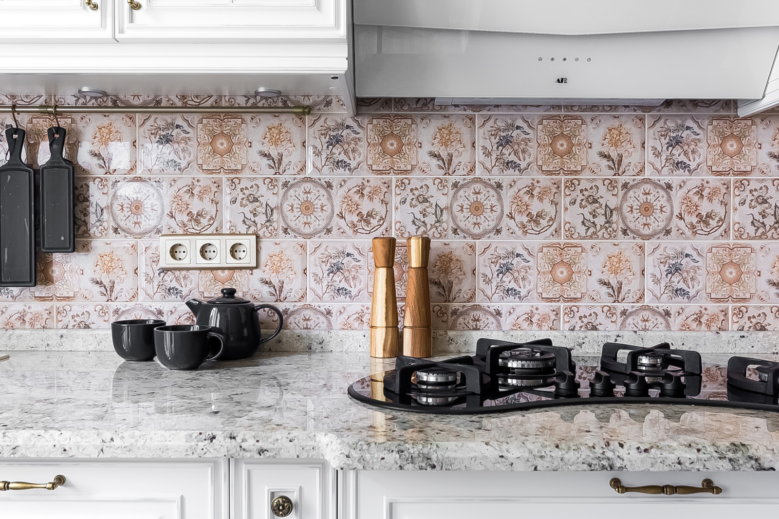 Маленькая кухня в классическом стиле