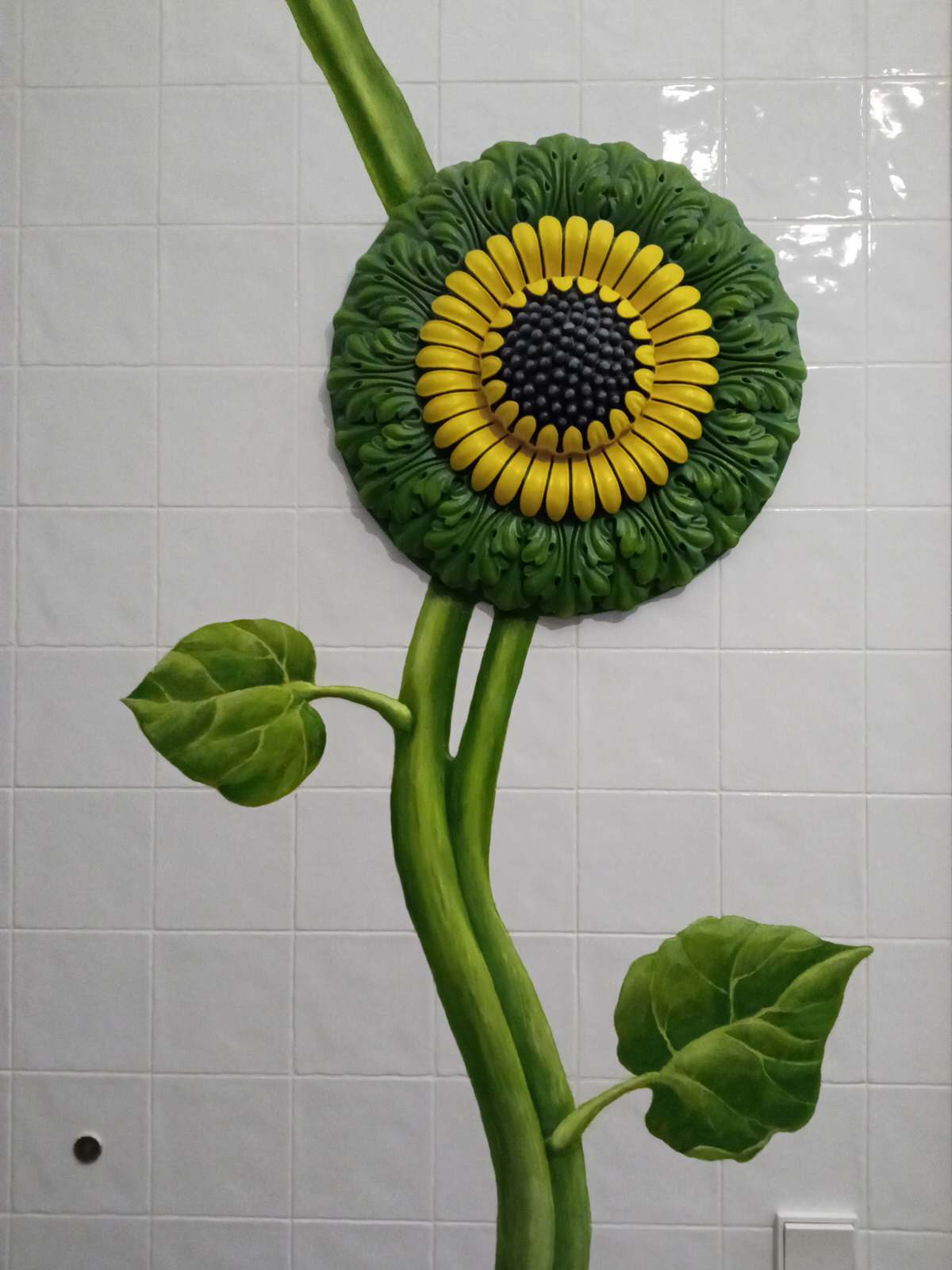 Рельефно-живописное панно в холле квартиры