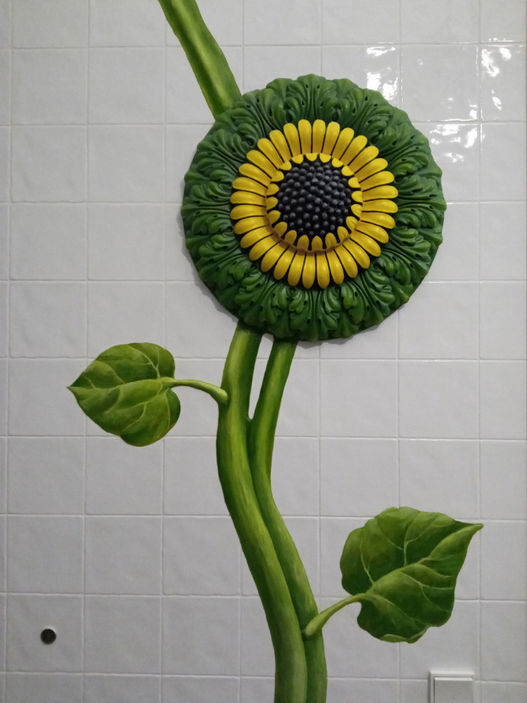 Рельефно-живописное панно в холле квартиры