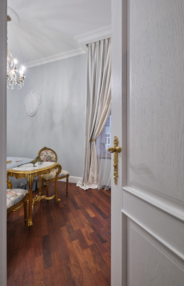 Классический интерьер с Орлеаном в отделке дуб