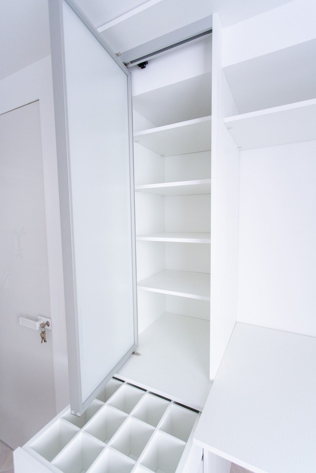 Гардеробная raumplus с комодом-островом