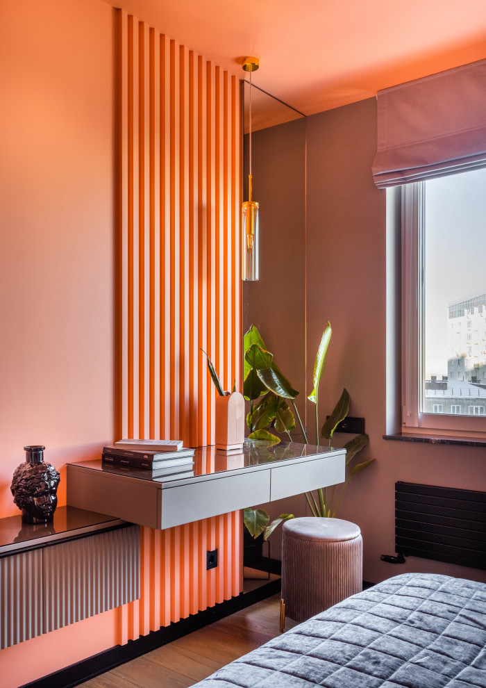 Коралловая спальня