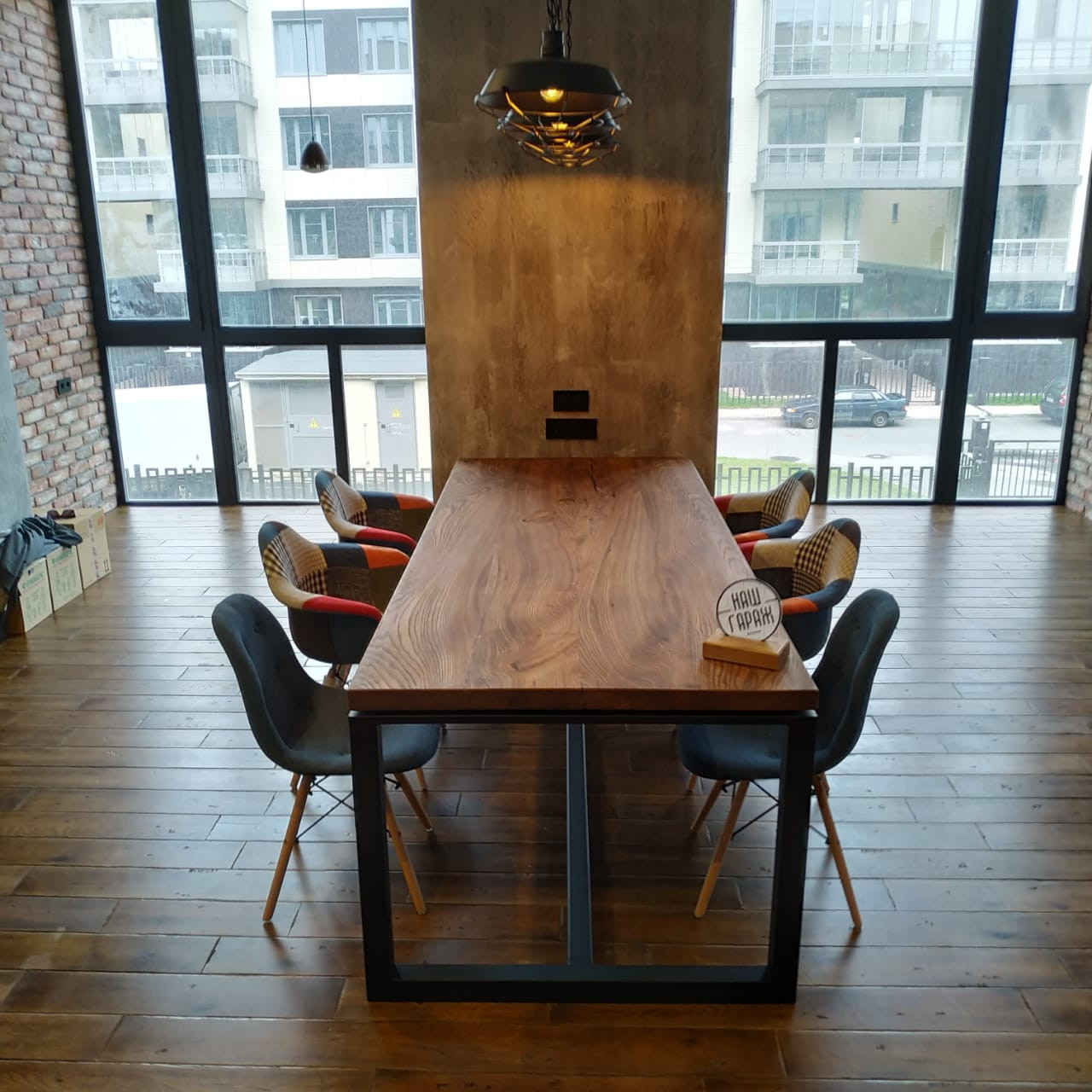 Мастерская дизайнерской мебели "Наш Гараж"