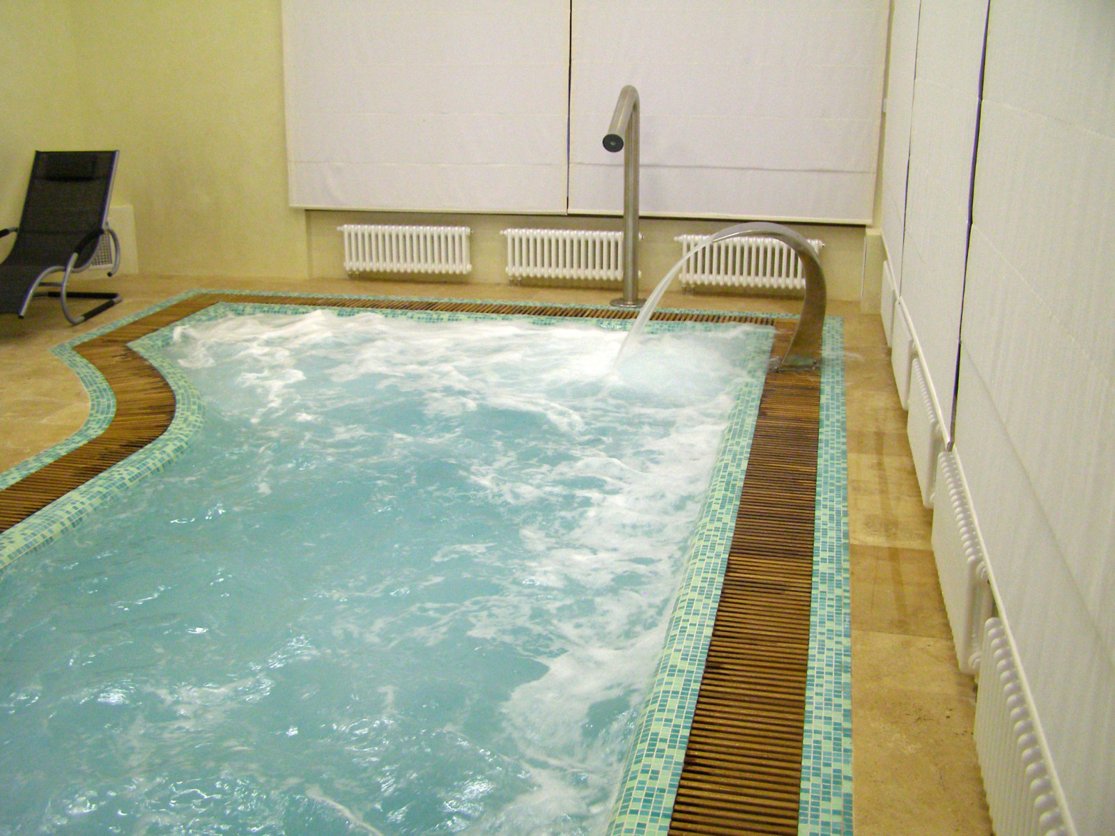 Бассейн в Комарово