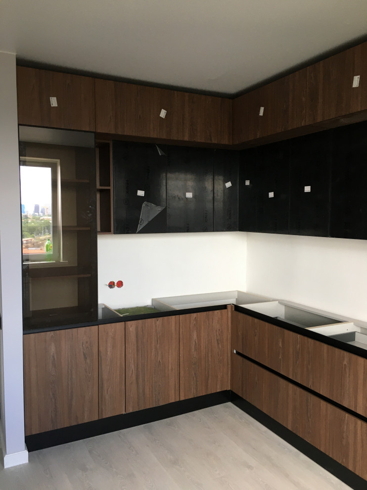 Установка кухни с глубокой антресолью