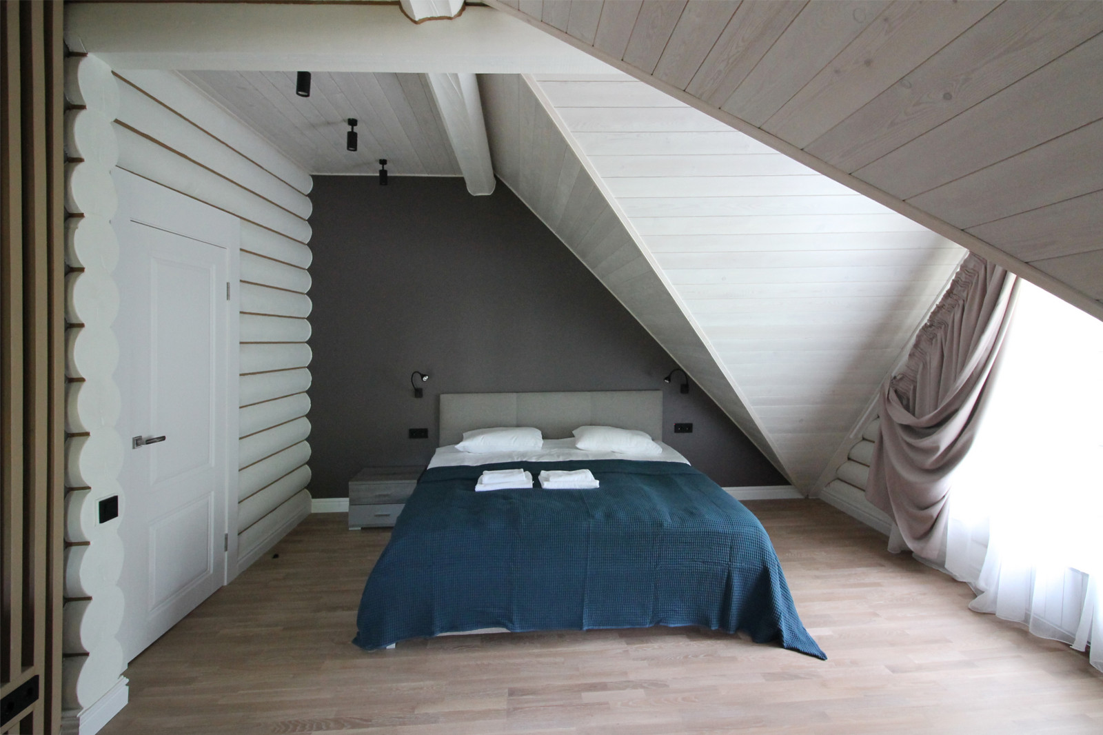 Срубовой коттедж 38 в п.Рощино, Ленинградская обл. Царство-Королевство