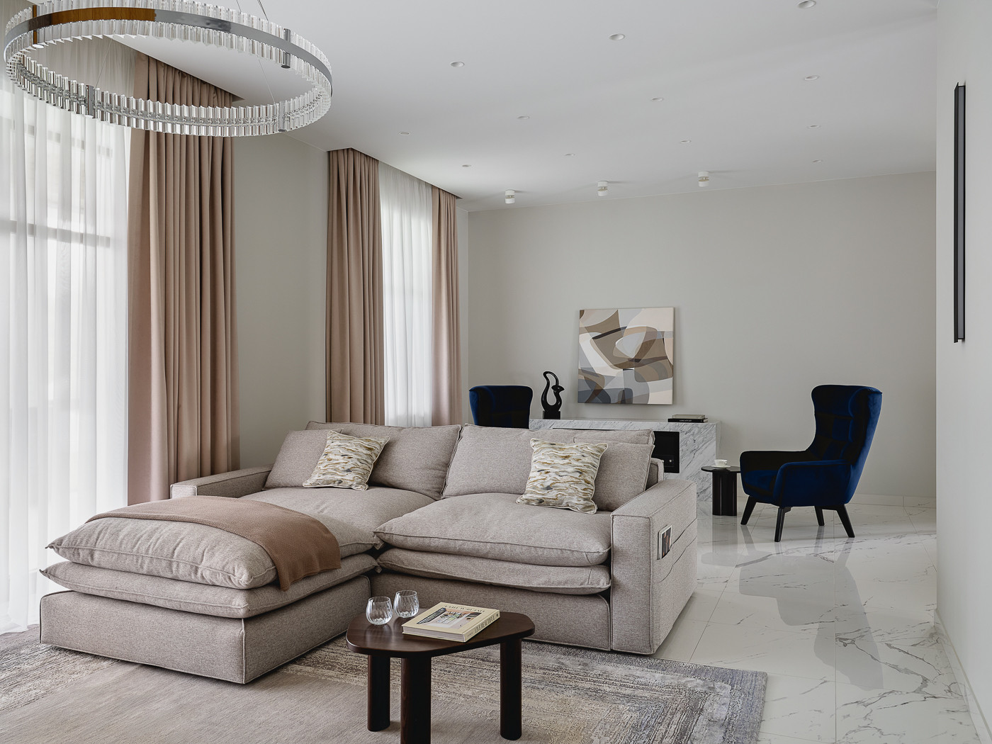 Вид на зону камина