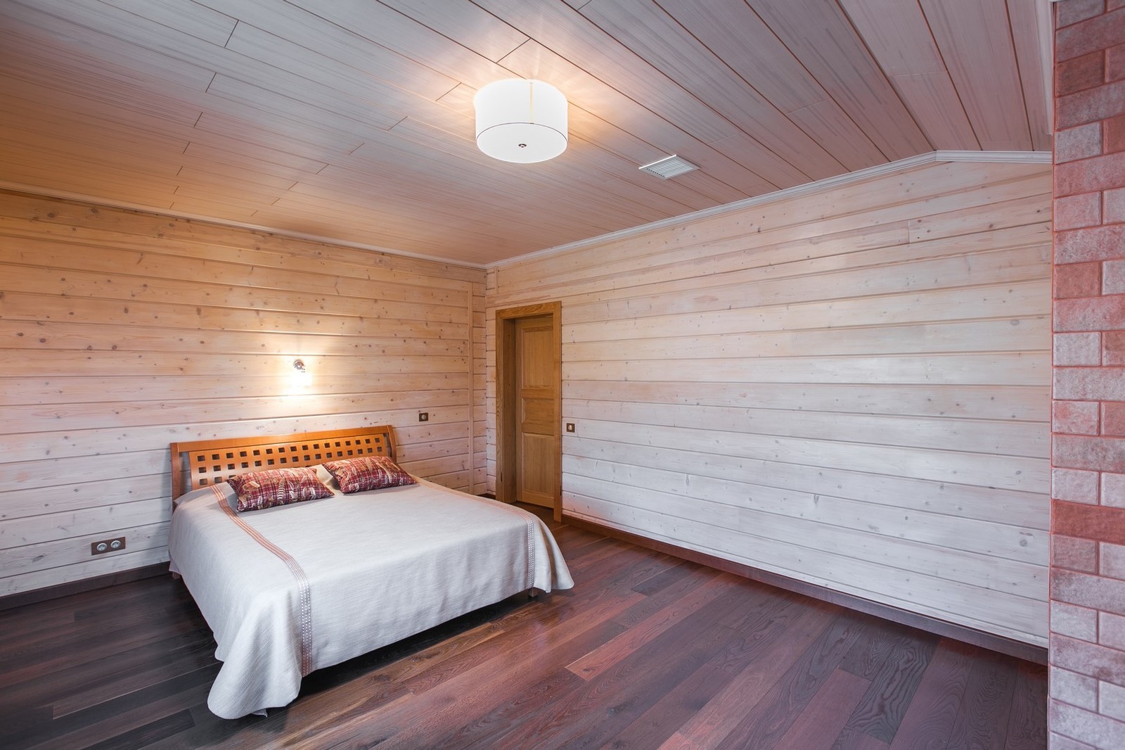 Деревянный дом из клееного бруса