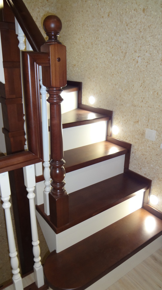 Обложка проекта: Лестница в загородном доме из дерева бук. Самара.