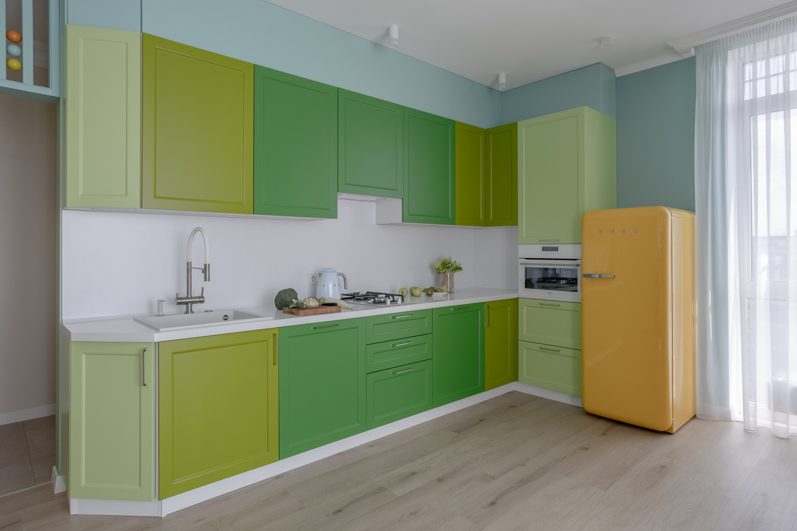 Реализованный проект яркой квартиры в ЖК "Мичурин"