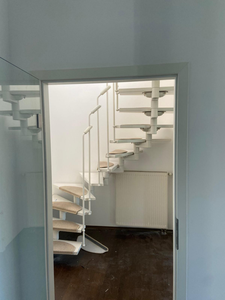 Лестница в квартире (BauBuche и элементы с эффектом необработанной стали)