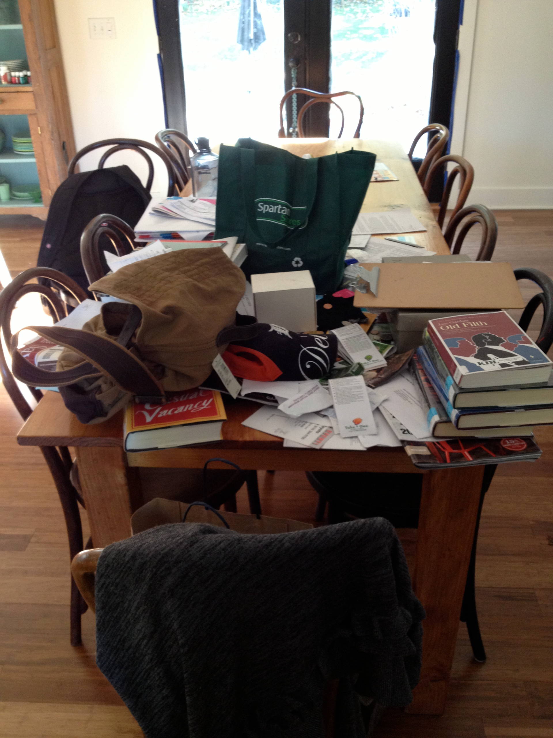 Психология беспорядка: Причины и следствия