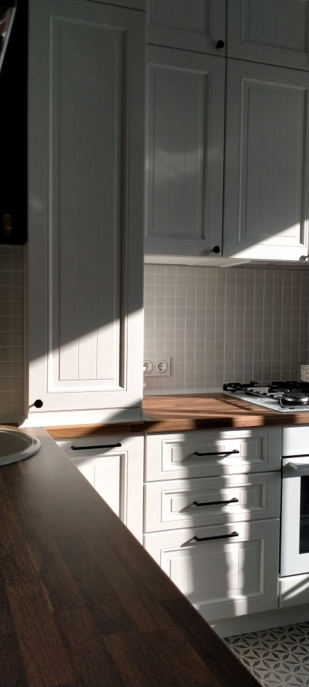 Светлая кухня в Сталинке