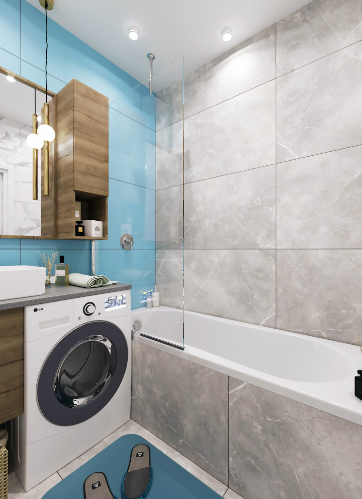 Ванна и туалет в одном стиле