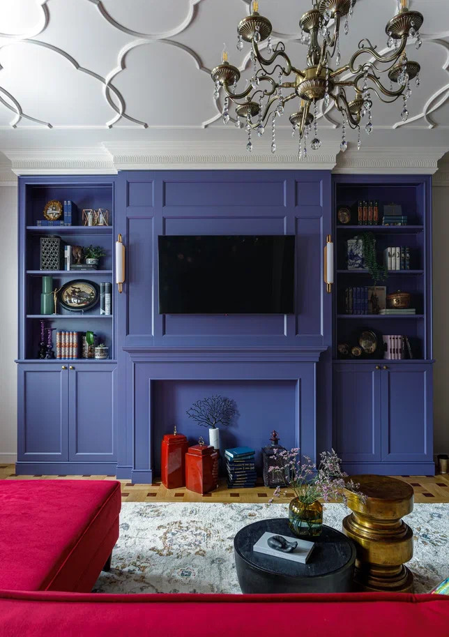 Эффектная квартира с обилием орнаментов для творческой личности