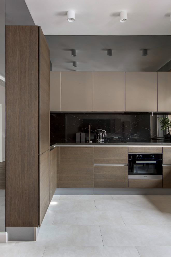 Трехкомнатная квартира в центре Петербурга