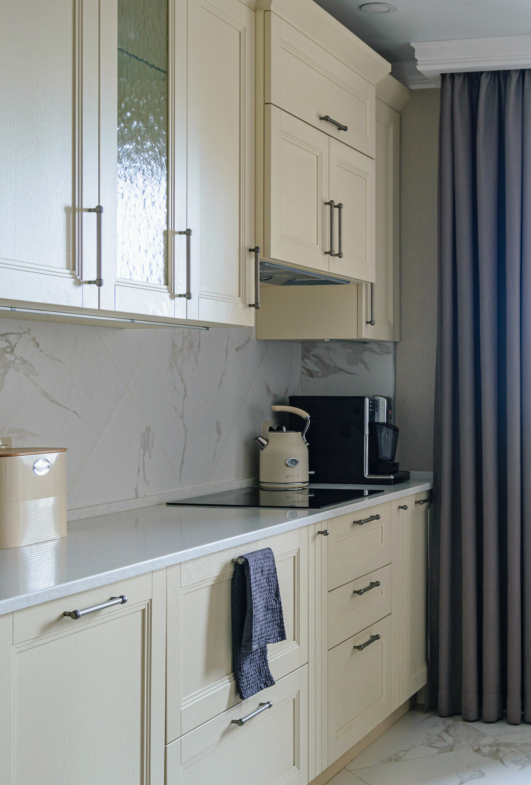 Светлая неоклассика в 3-х комнатной квартире для большой семьи с тремя детьми