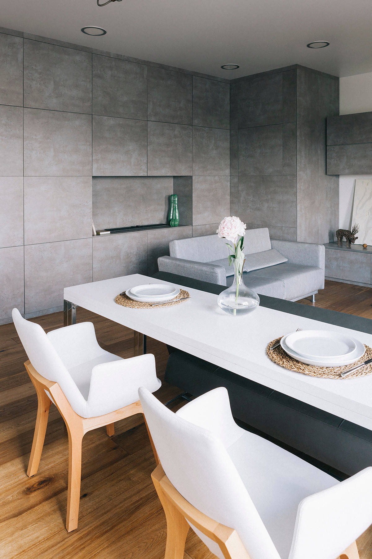 В гостях: Квартира на 37-м этаже с арт-объектами из металла