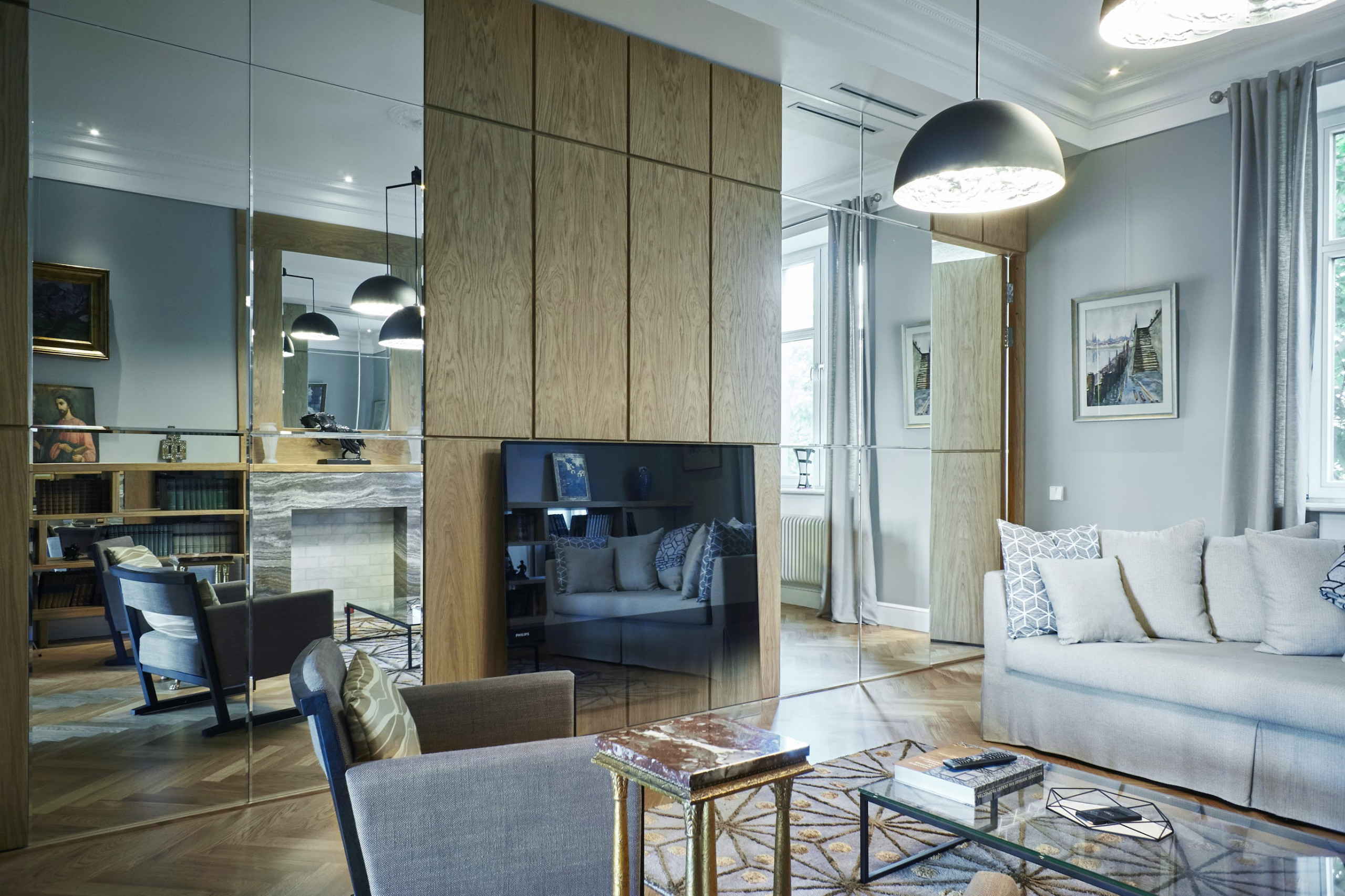 Houzz тур: Интерьер с коллекцией живописи в доме по проекту Жолтовского