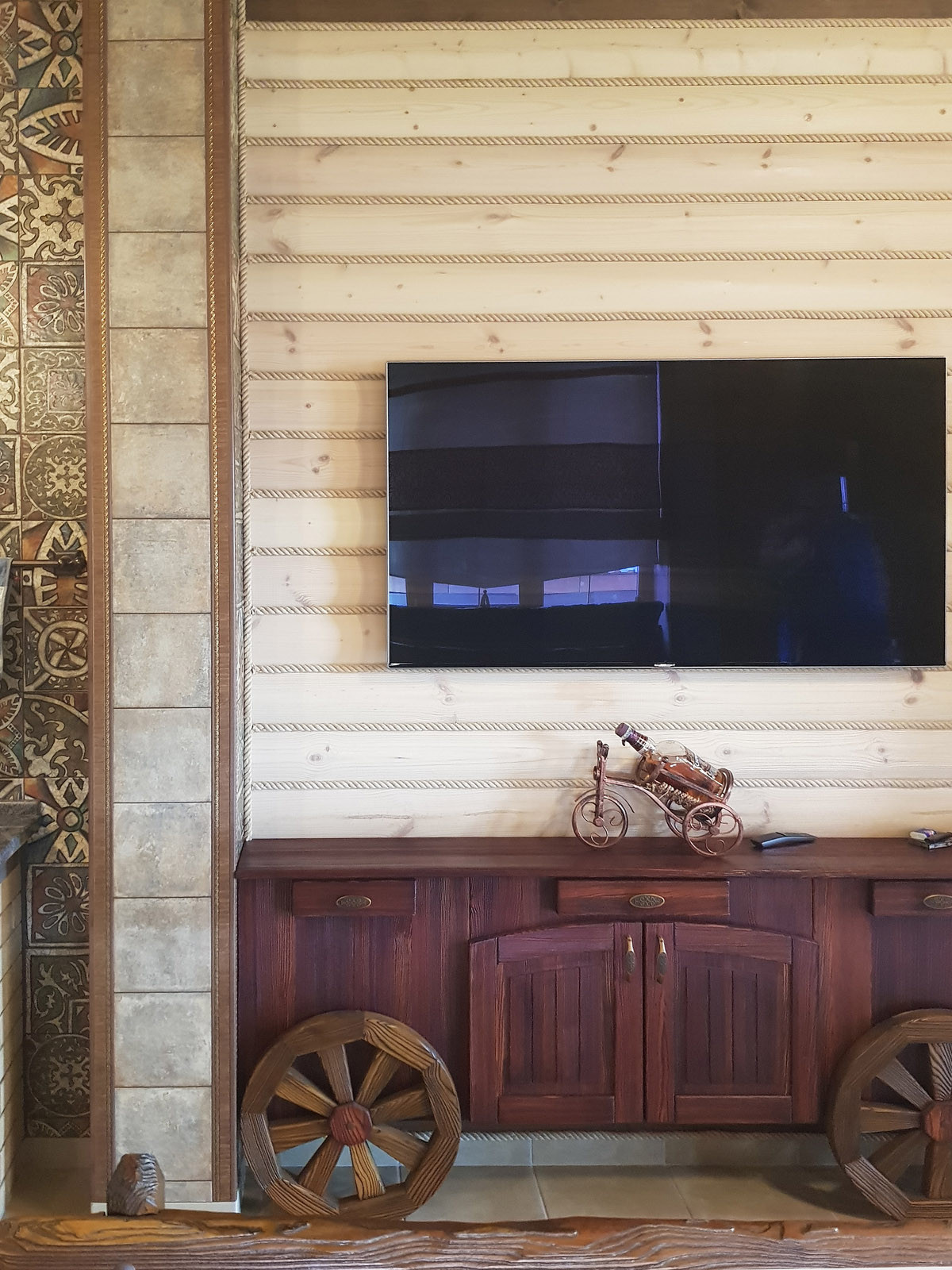 Банкетная для гостей в загородном доме(фото)