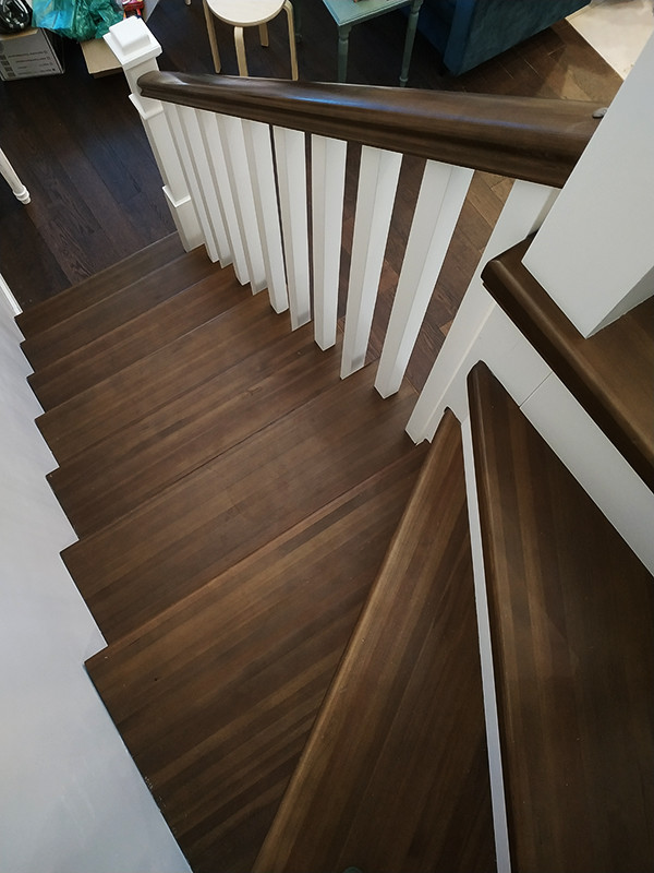 Лестница в двухуровневую квартиру