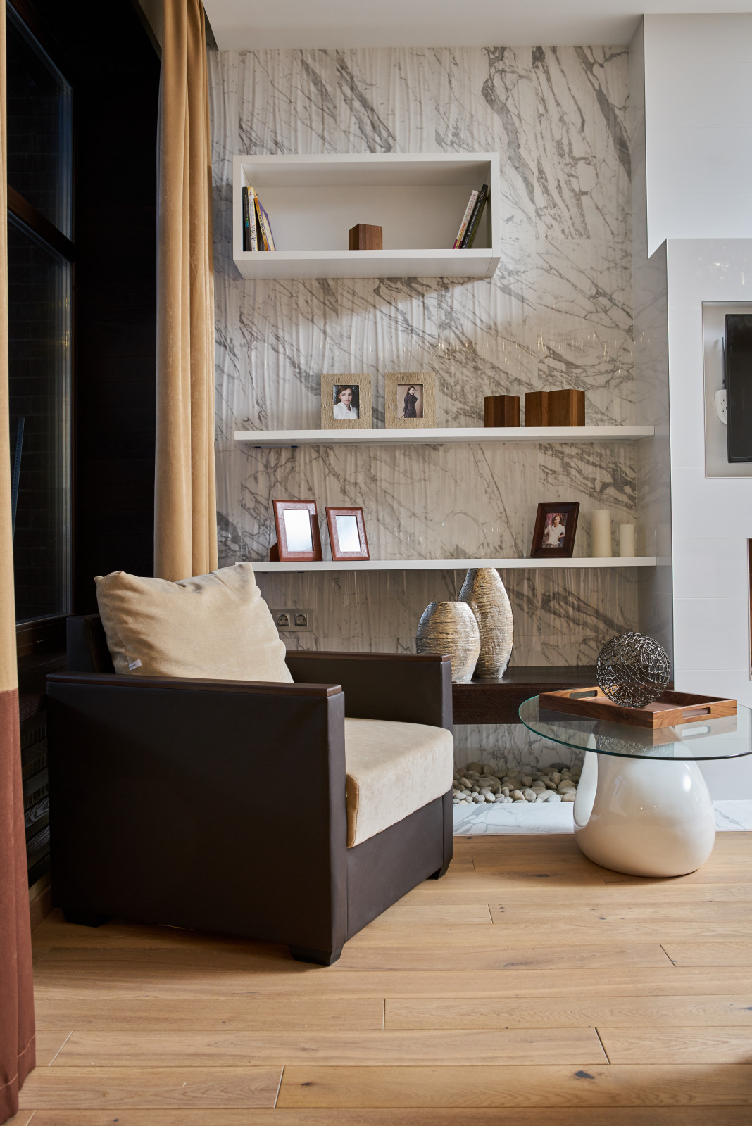 Композиция вокруг камина