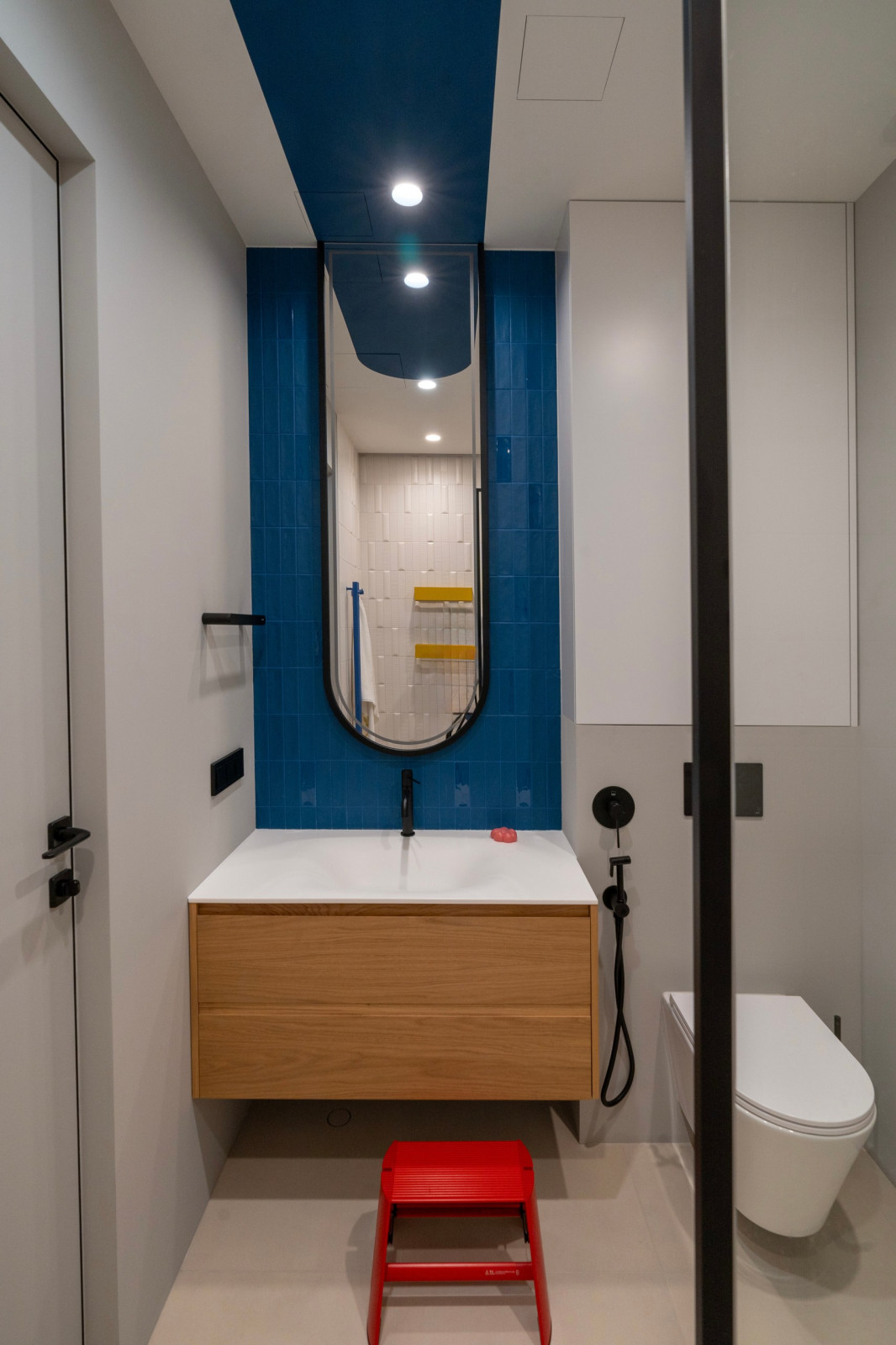 Дизайн-проект с ярким искусством