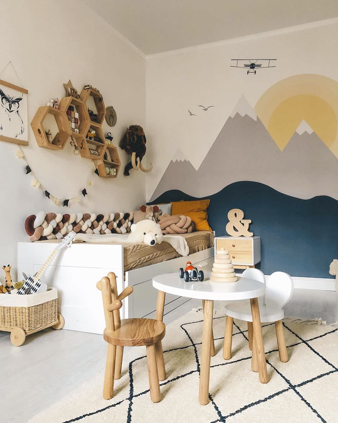 Детская для двух мальчиков с оригинальными обоями Alltowall