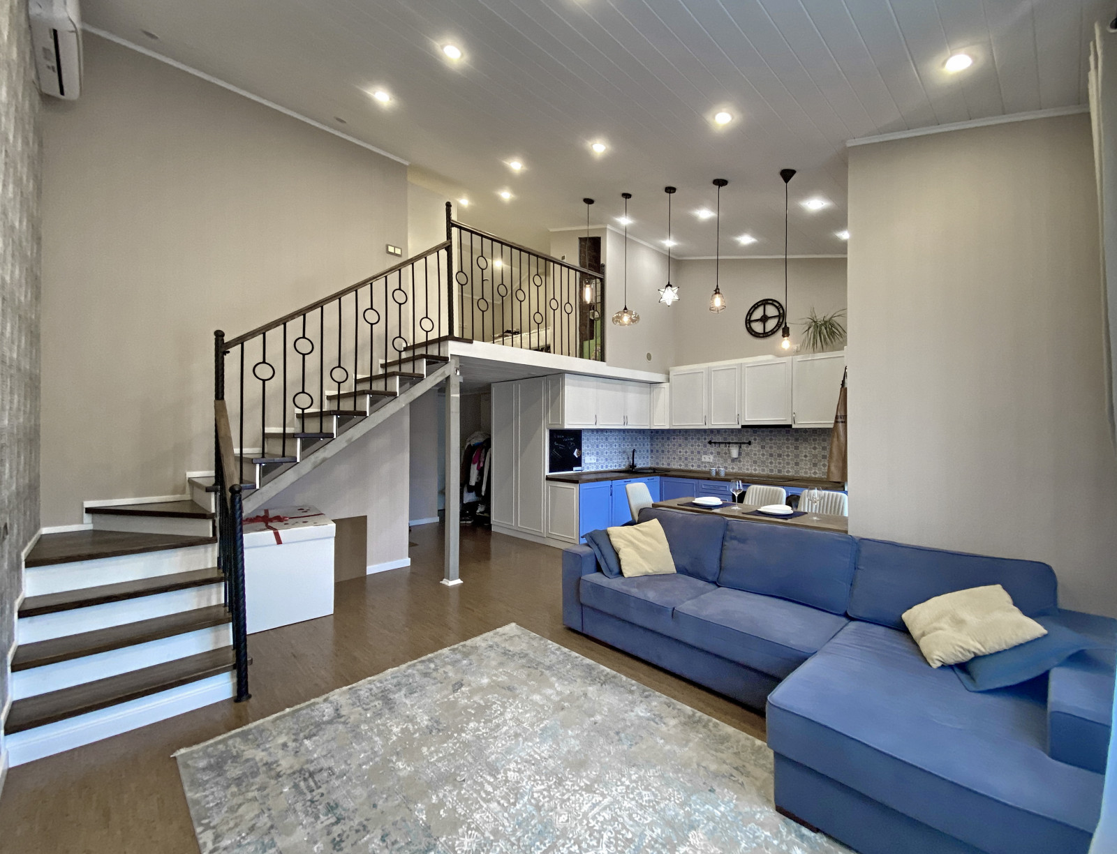 Воздушный лофт. ЖК Валентиновка парк. Двухуровневая квартира, 70 кв.м.