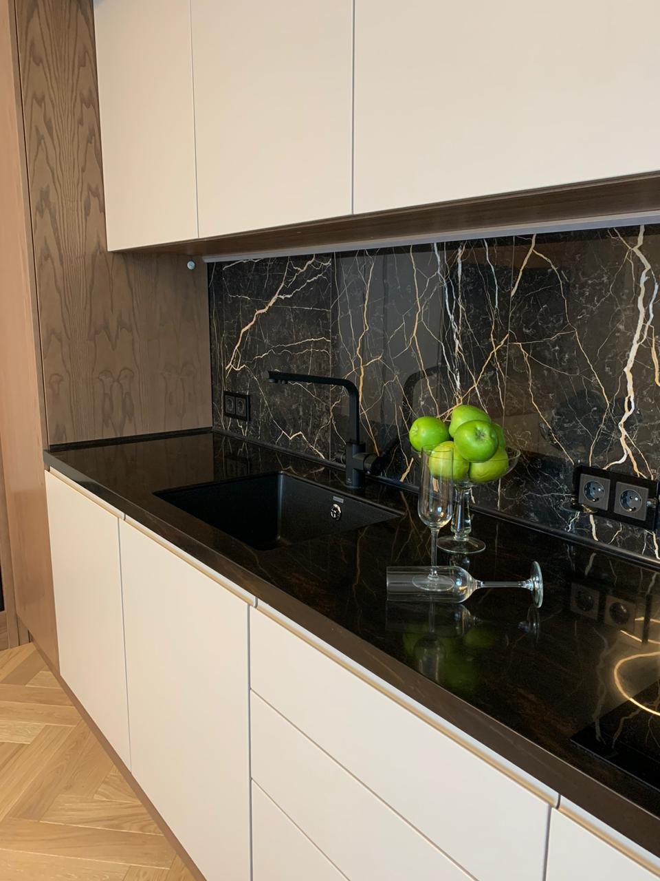 Кухня-гостинная с камином