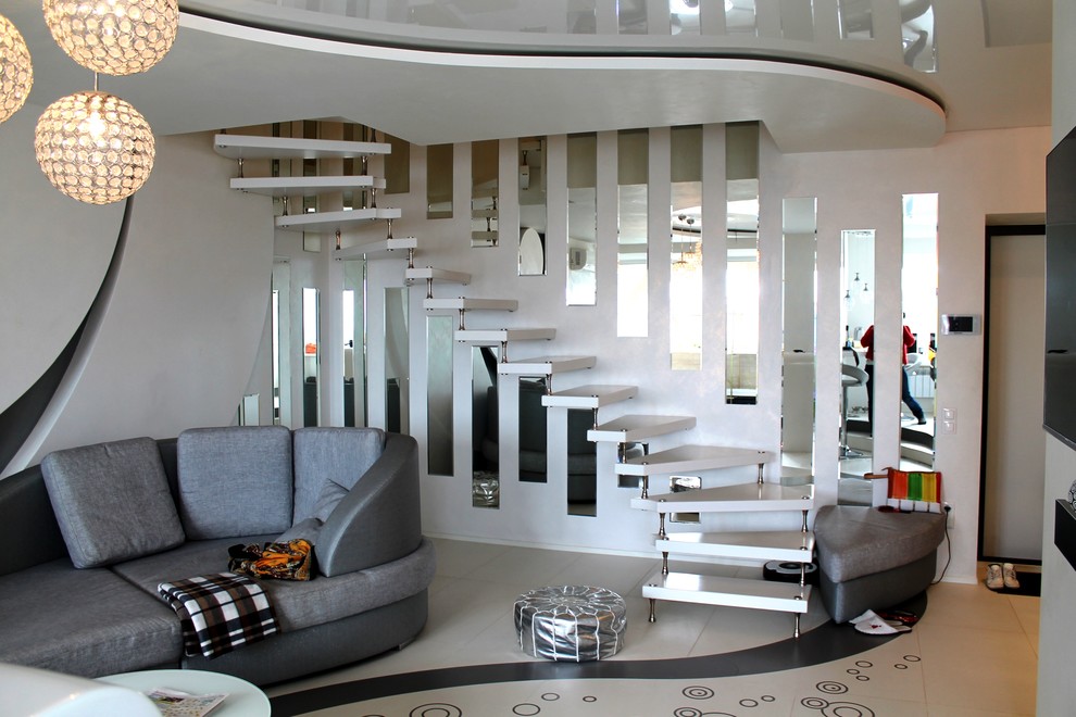 Лестница в малом пространстве в стиле Хай-тек