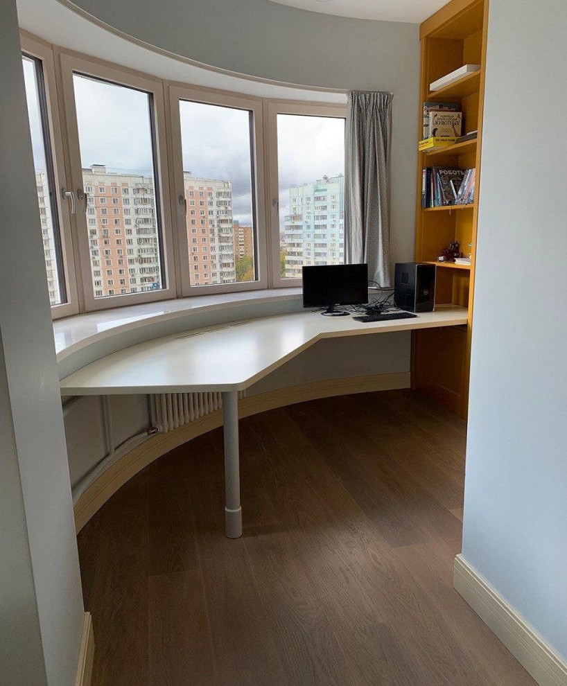 Стол письменный