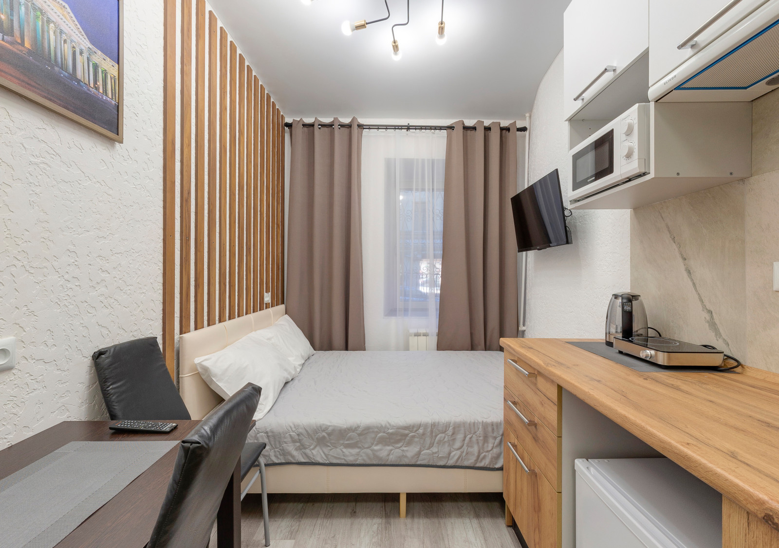 Обложка проекта: Мини-студия под сдачу посуточно на Марата 22 номер 1