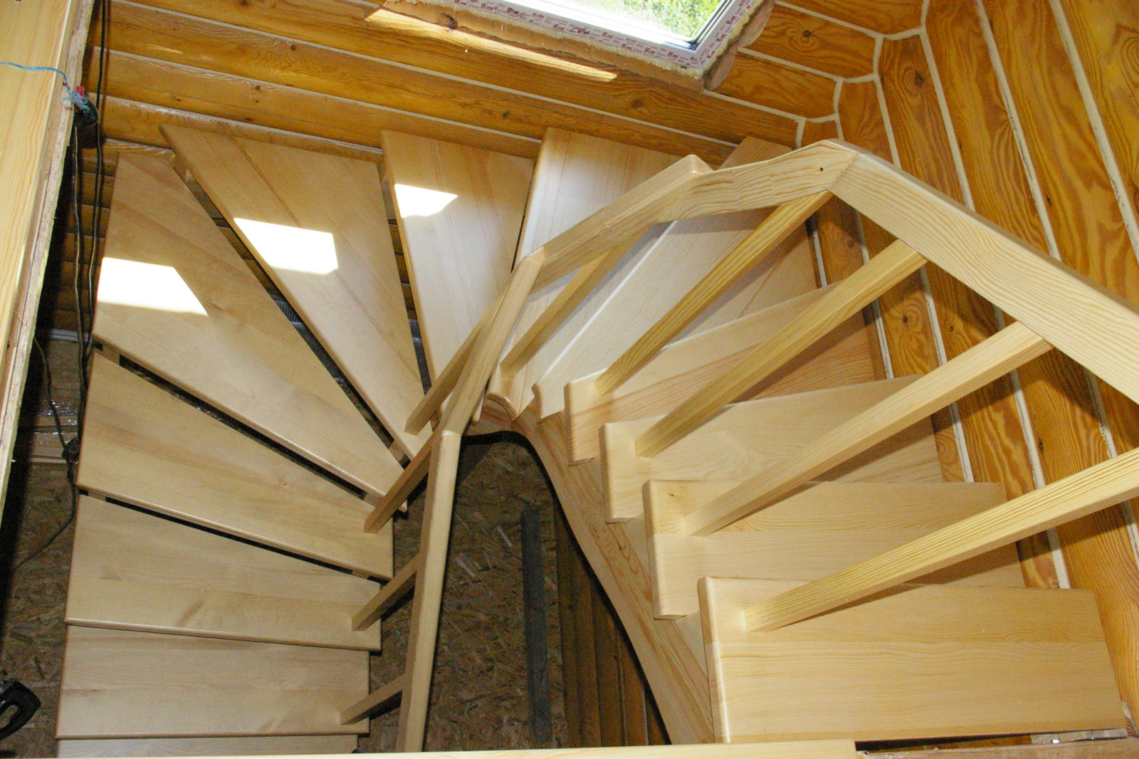 Обложка проекта: Не обычная лестница из сосны