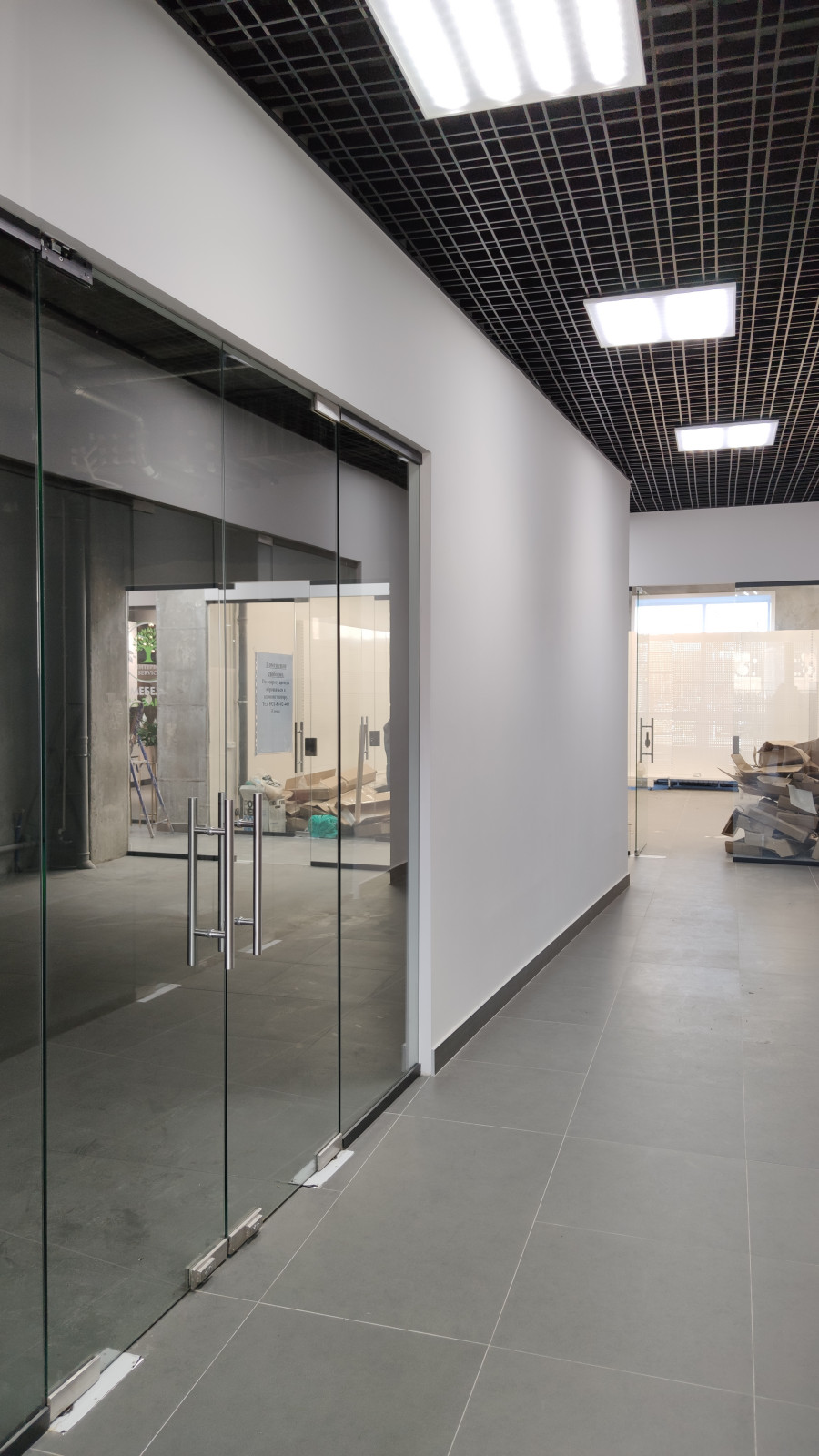 Оформление небольшого торгового центра в г.Северодвинске