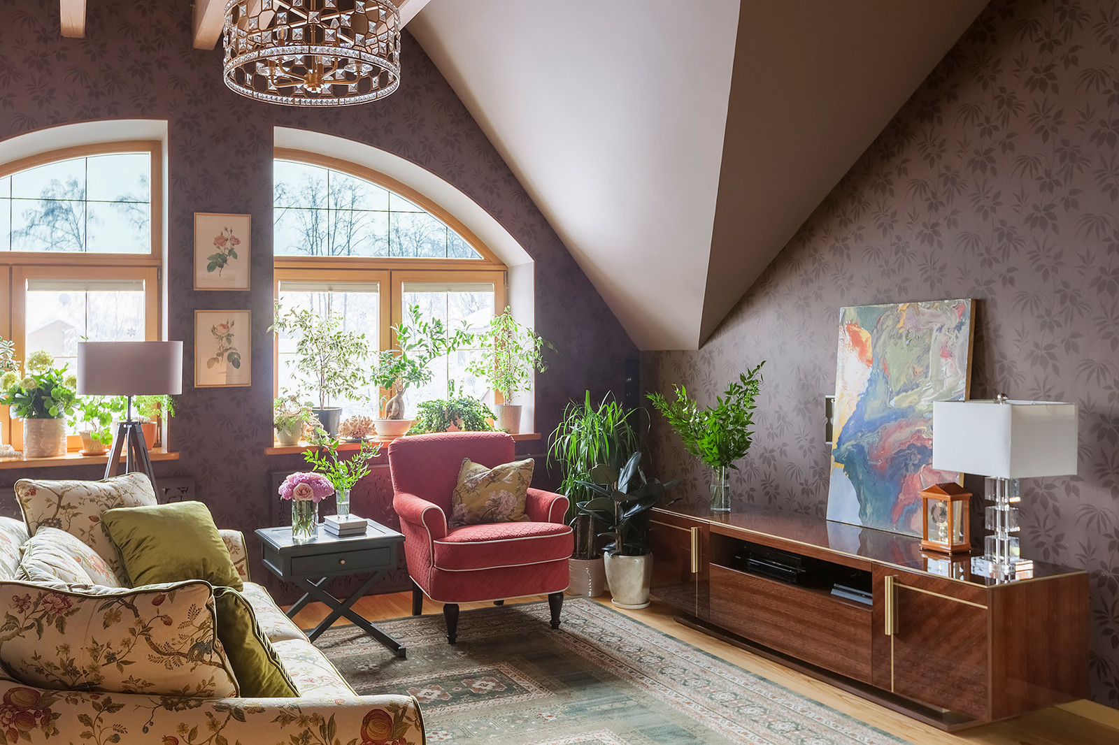 Дизайн-дебаты: Когда стоит сделать потолок цветным