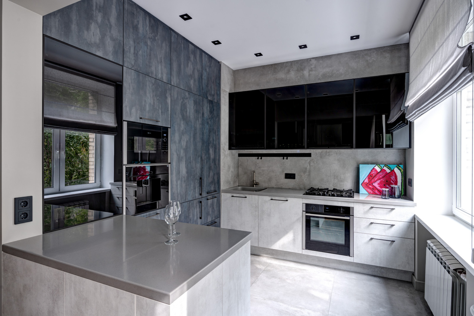 До и после: Интерьер в «сталинке» с оттенками серого и графита