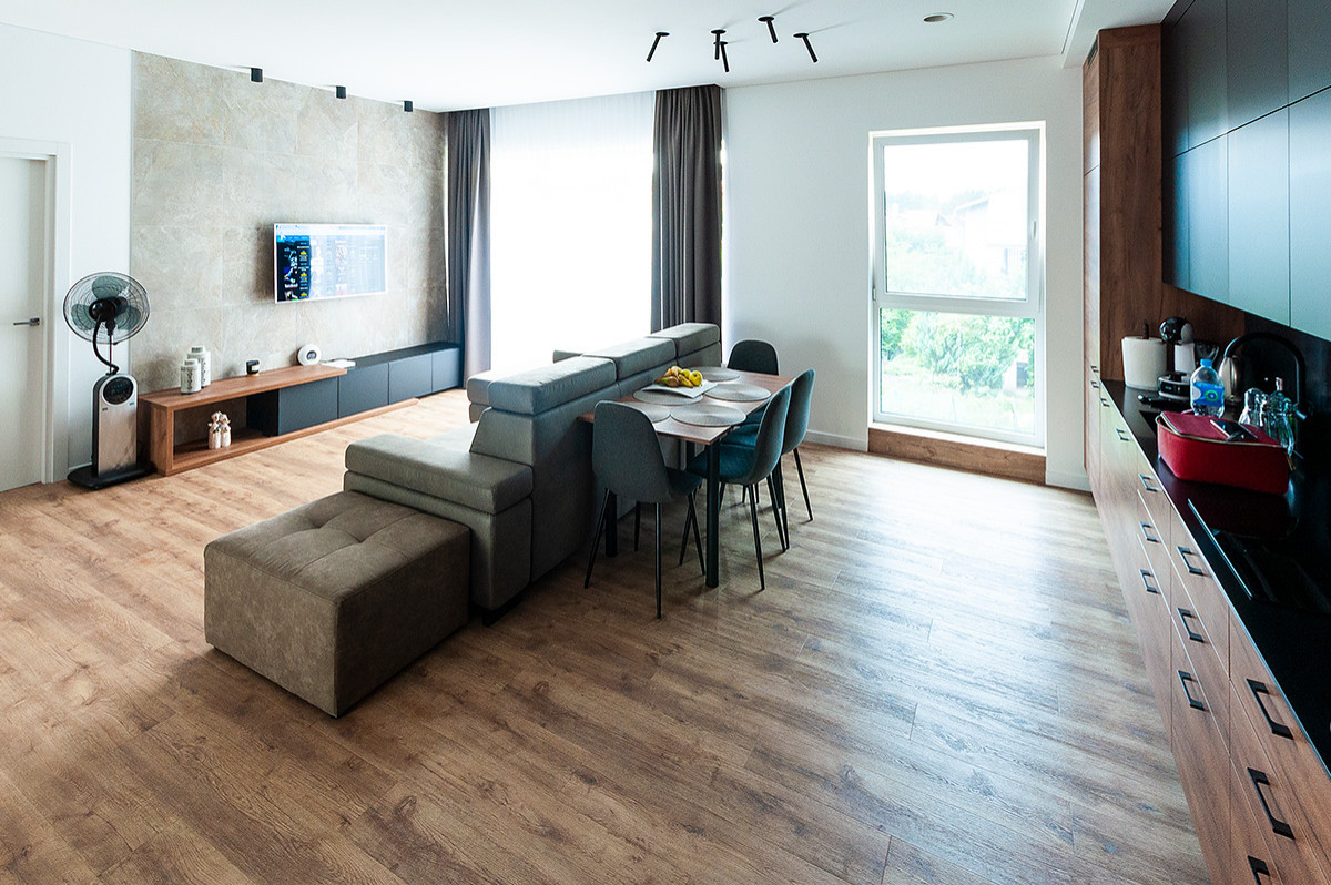 Обложка проекта: Квартира в Лаздинеляй, Вильнюс. Виниловые полы и итальянские двери