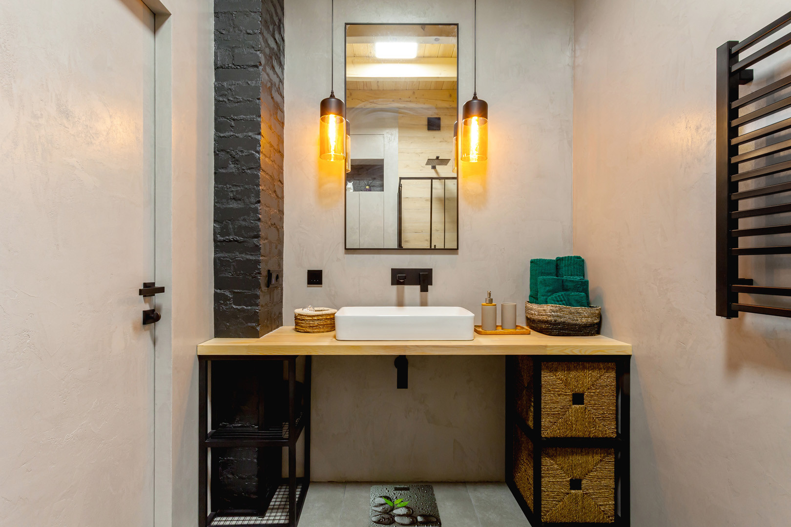 В гостях: Квартира в Твери, где полностью разобрали потолок