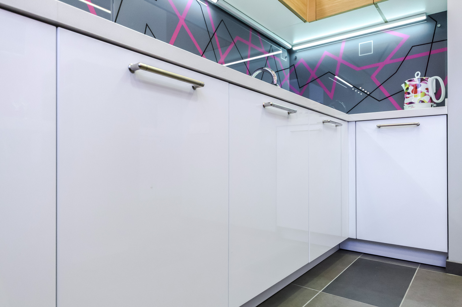 Кухня "Змейка". Проект для программы "Квартирный вопрос"